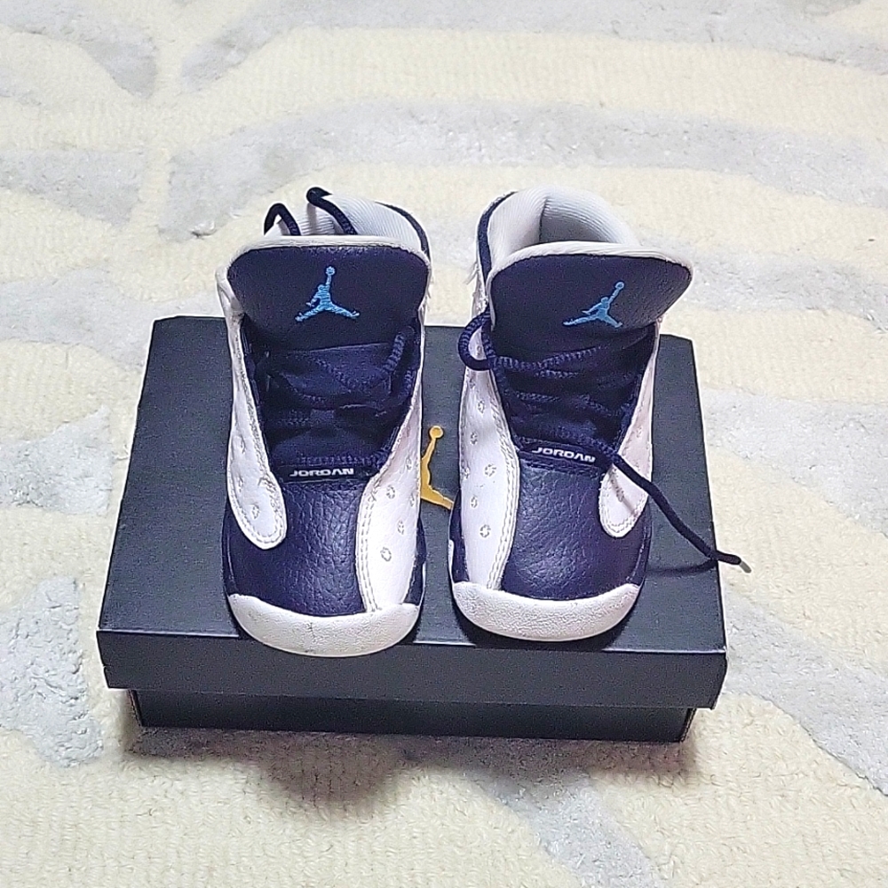Jordan blue and white 7C sneakers